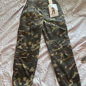 Cargo jeans. Size 5/6, 36inches. New with tag. Great condition